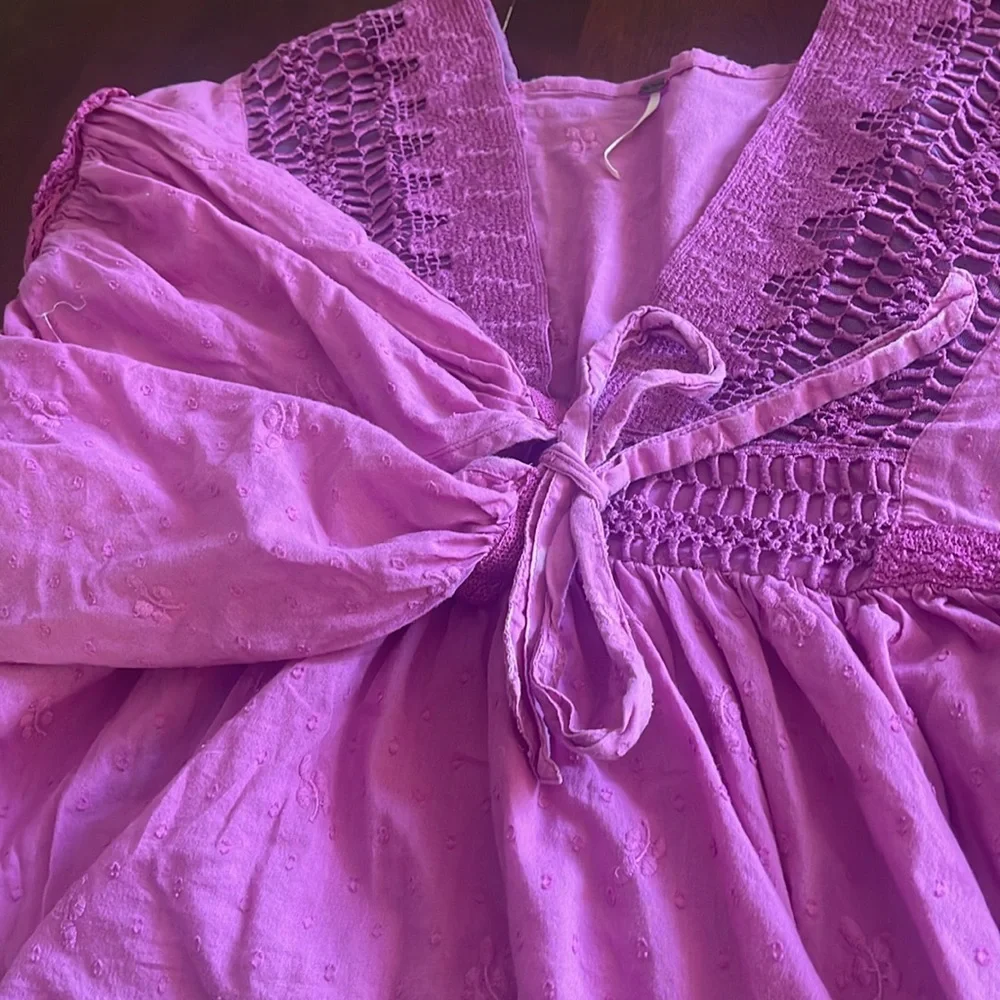 26098 Free People Drive You Mad Blouse Sz Small Boho Tie Sleeves Neon Orchid EUC - Picture 5 of 11